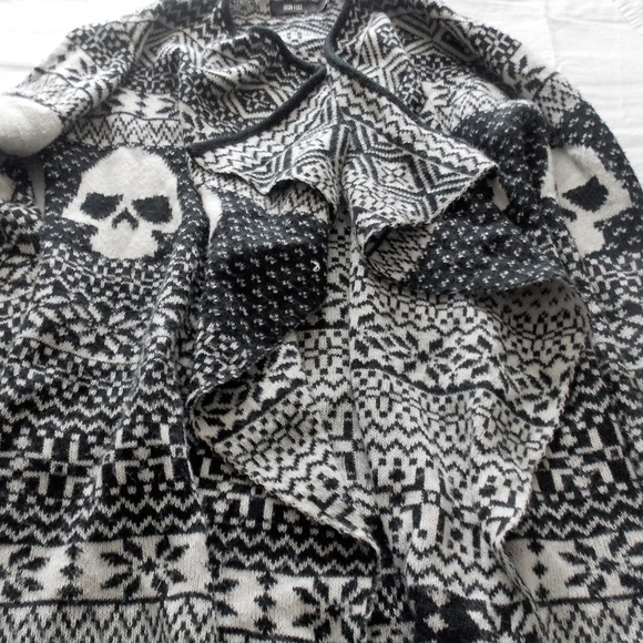 3 size medium sweaters - Picture 1 of 3